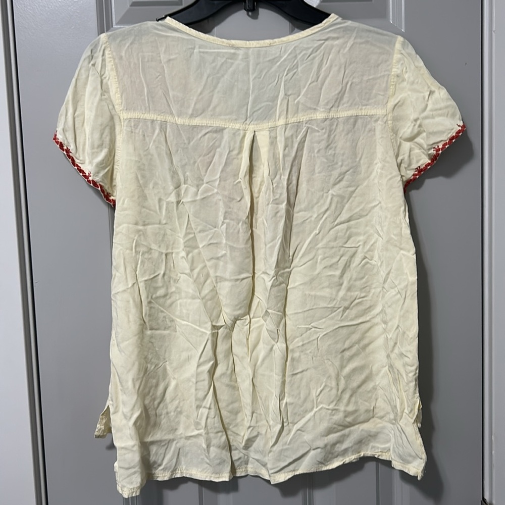 Solitaire Embroidered Cream Top - Picture 3 of 3